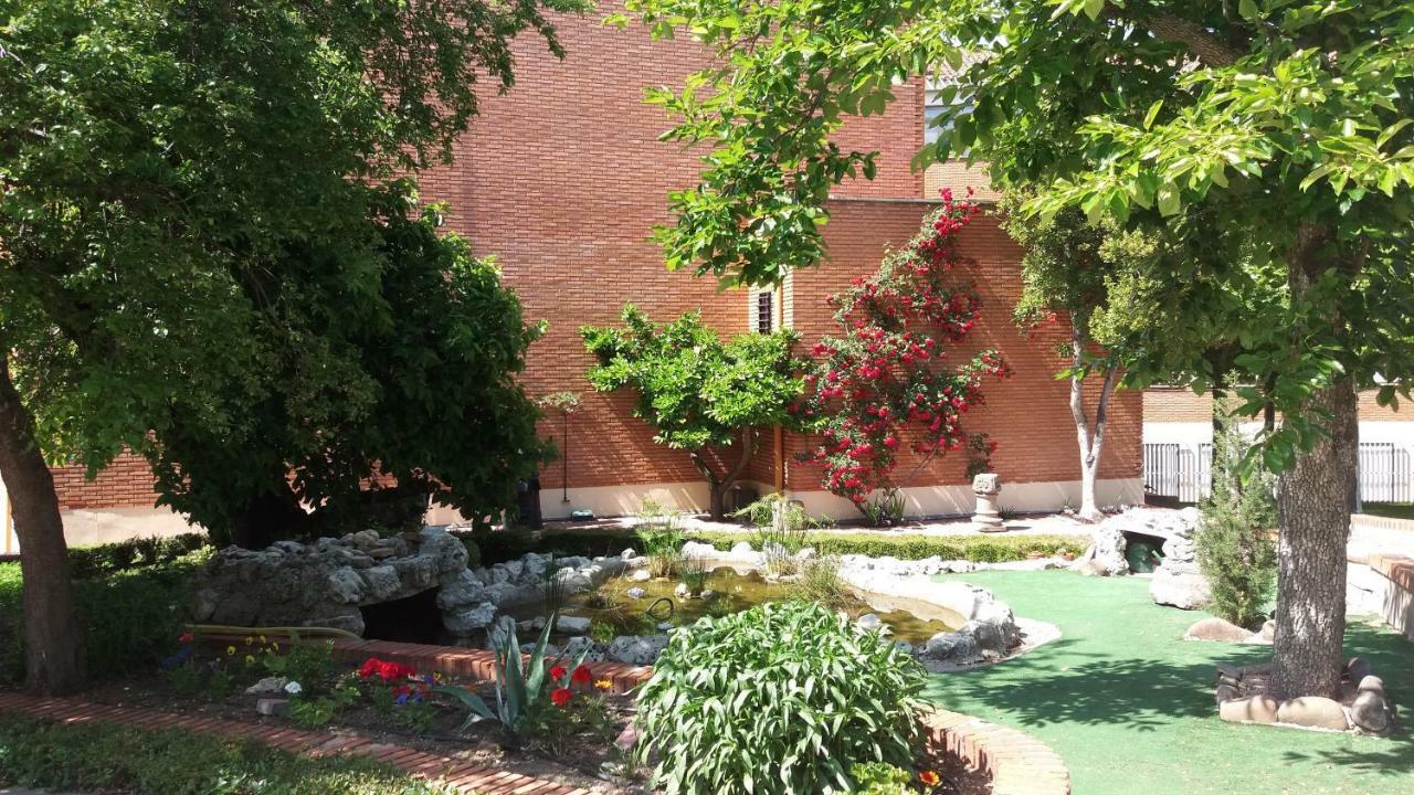 Centro San Viator Hostel Valladolid Kültér fotó
