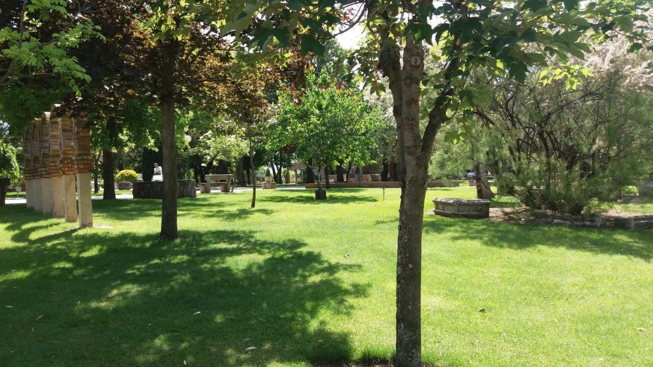 Centro San Viator Hostel Valladolid Kültér fotó