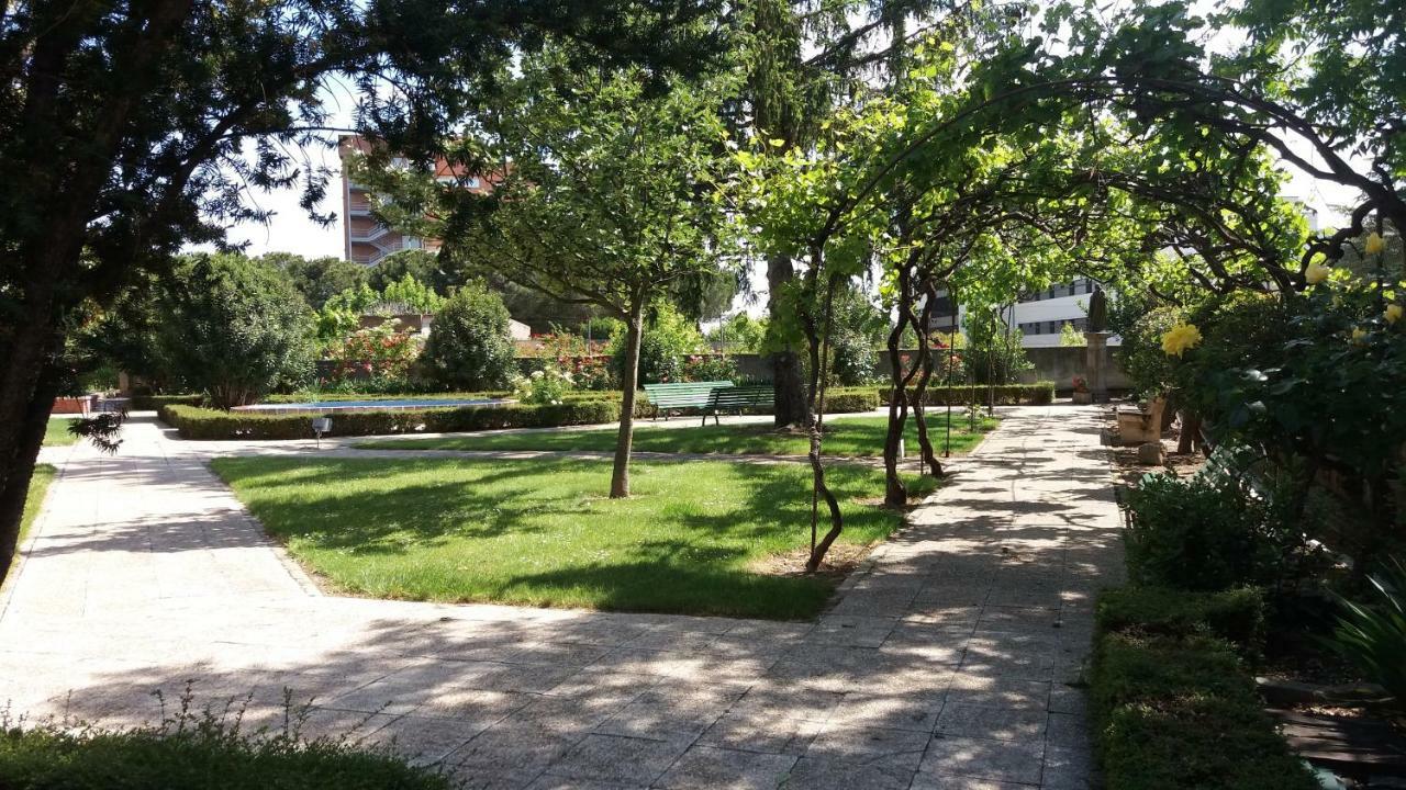 Centro San Viator Hostel Valladolid Kültér fotó