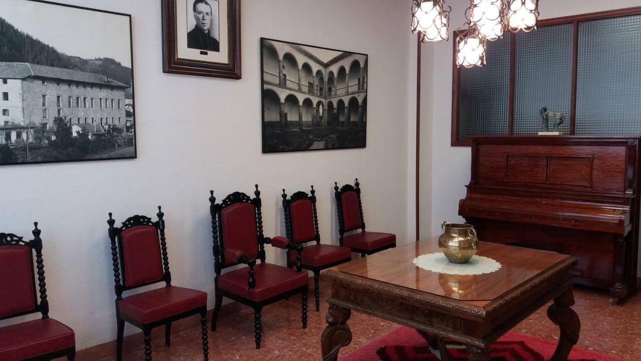 Centro San Viator Hostel Valladolid Kültér fotó